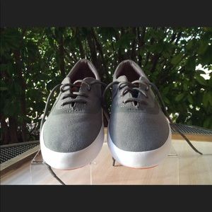 NWT Sperry Top Sider Wahoo Boys 6M Shoes